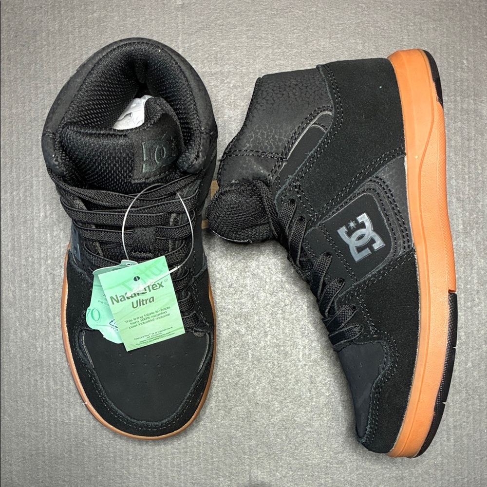 DC Shoes Cure High-Top Sneakers - kids- NIB